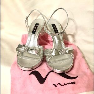 *PRICE DROP* Nina Silver heels size 8 1/2 M